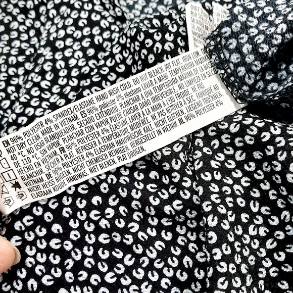 FOREVER 21 Floral Front Tie Bohemian Silk Blouse - Picture 9 of 14